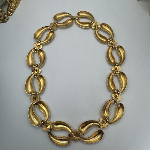 Wide Chunk Gold Tone Articulated Link Collar Necklace Vintage Jewelry - Picture 7 of 7